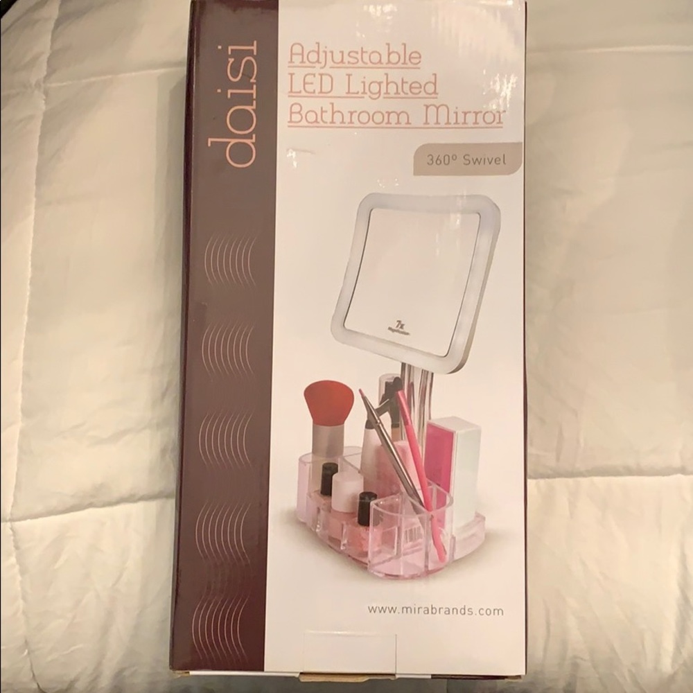 Daisi adjustable LED Lighted bathroom mirror